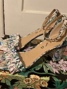Unisa Floral Block Heel Sandals - White Multi